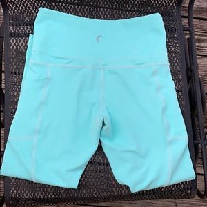 Zyia Spearmint light and tight capris